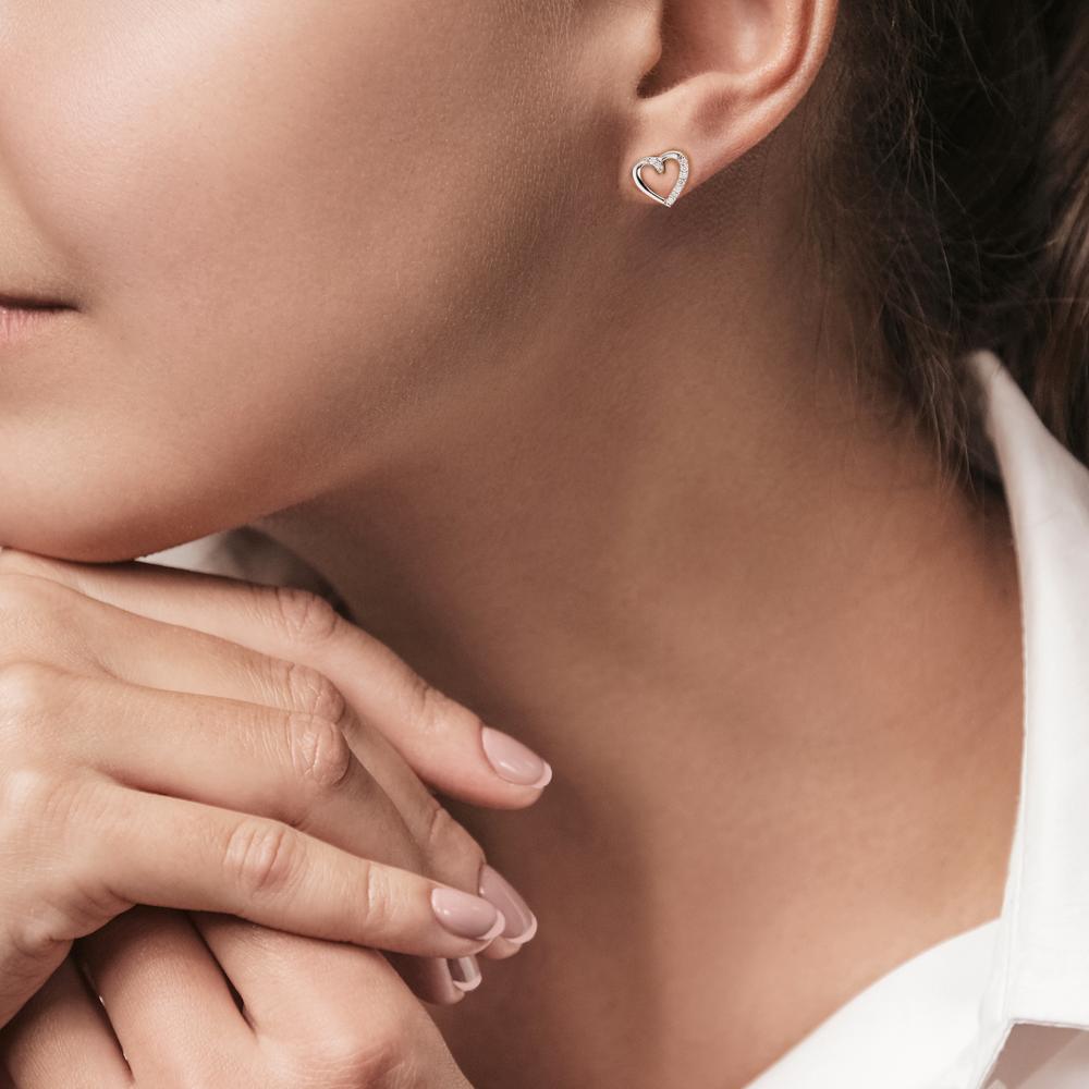 Fülbevaló 750/18 K fehér arany Gyémánt 0.045 ct, 18 Kövek, w-si Szív Ø7 mm